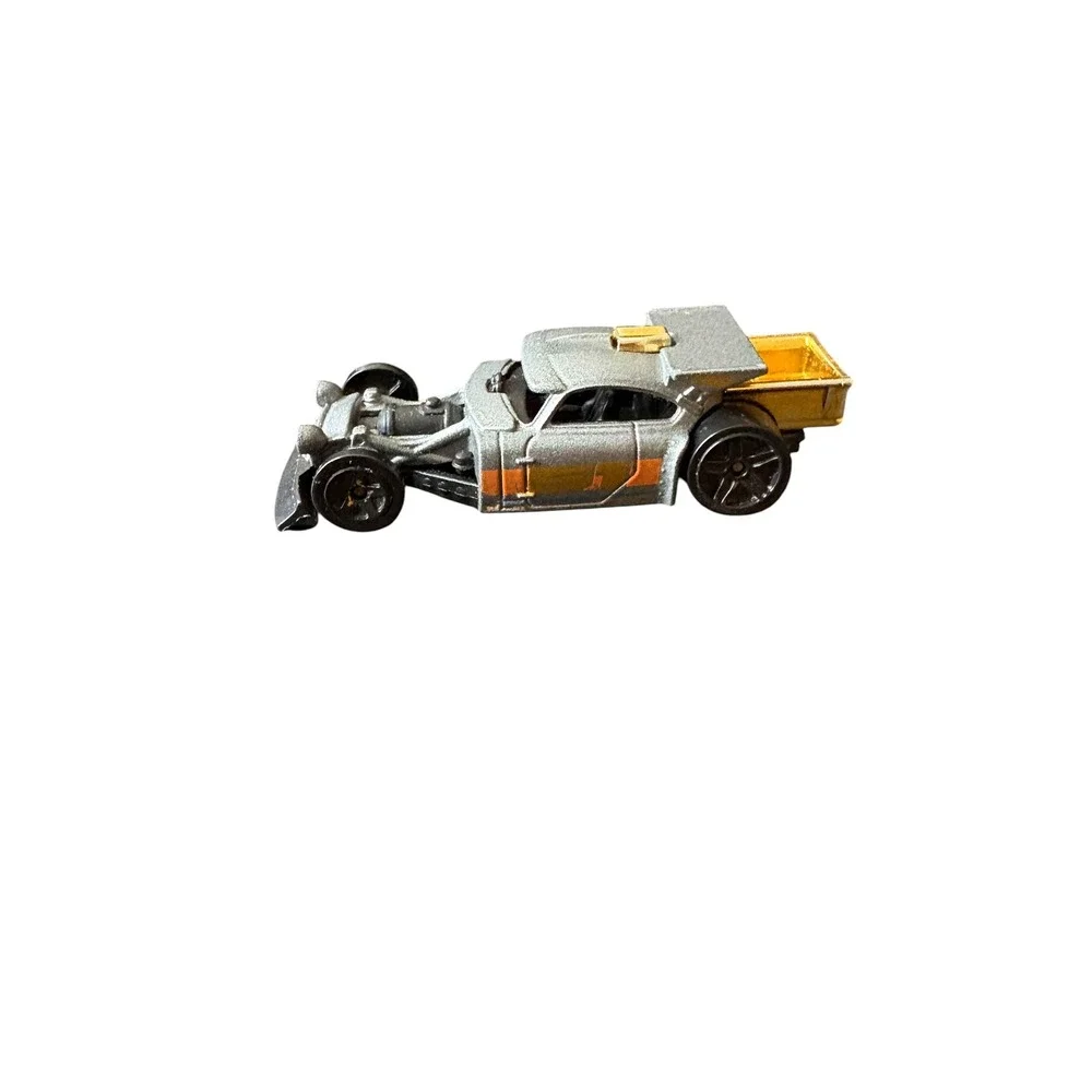 Hot Wheels Aristo Rat DTX10 Die Cast Car Mattel 2016 Silver Gold Rat Rod Loose